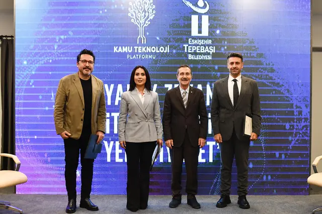 “Yapay Zekanın Politikaya Etkileri: Yeni Siyaset” paneli başarıyla gerçekleşti